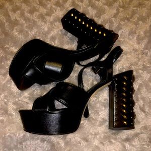 🦁 Lion Gold Studded Heels